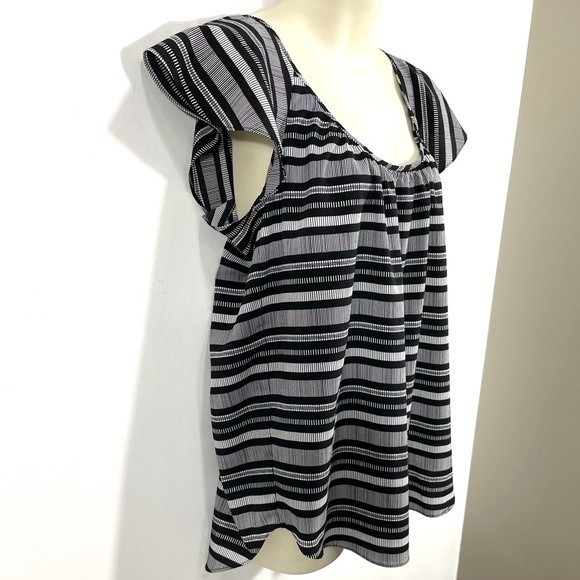 Banana Republic Striped Flutter Sleeve Sleeveless Blouse Black & White - Picture 5 of 10